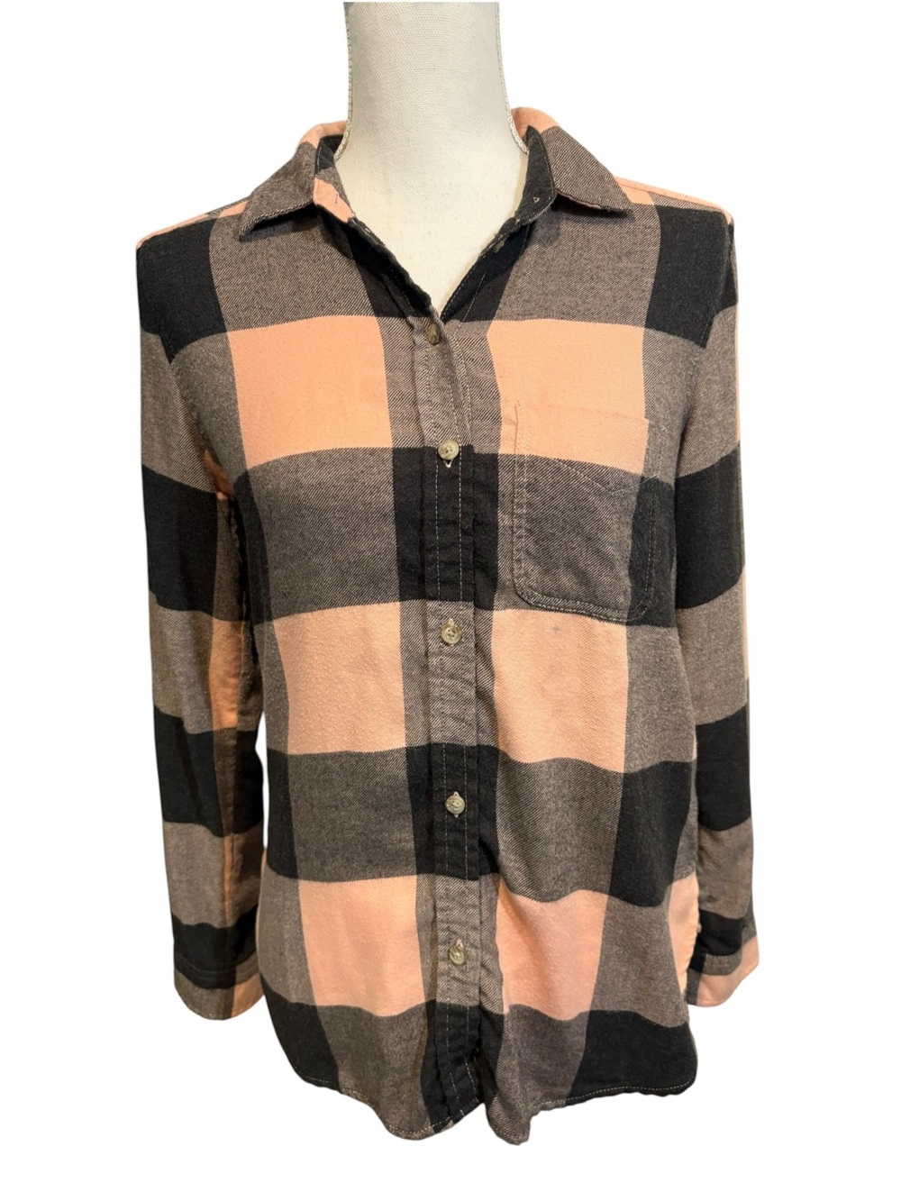 American Eagle Amazingly Soft Boyfriend Fit Pink and Gray Flannel Shirt. Size X